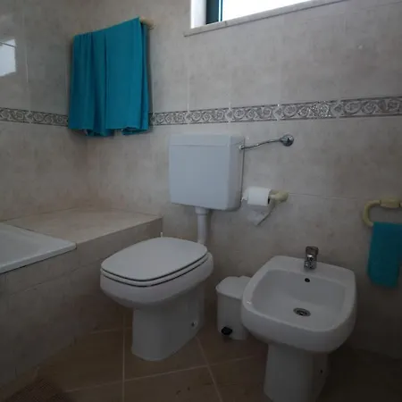 Urban Beach - O Lirio * Carvoeiro (Lagoa)