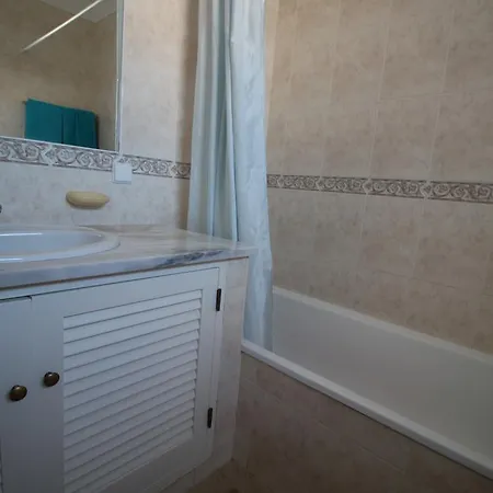 Urban Beach - O Lirio Apartment *