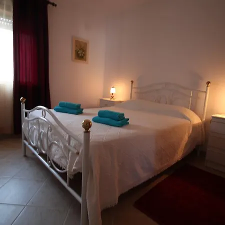 Urban Beach - O Lirio * Carvoeiro (Lagoa)